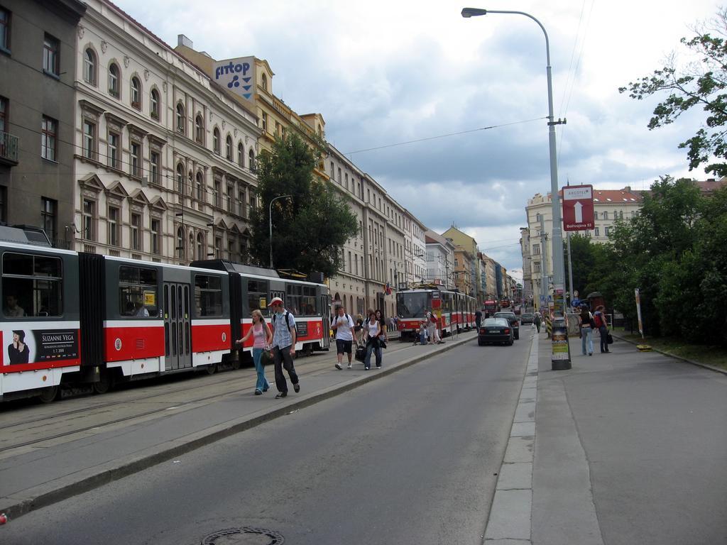 Central Station Studios Prag Exteriör bild
